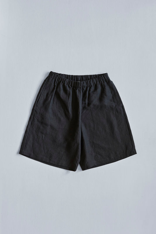 Gather Shorts in Black Linen
